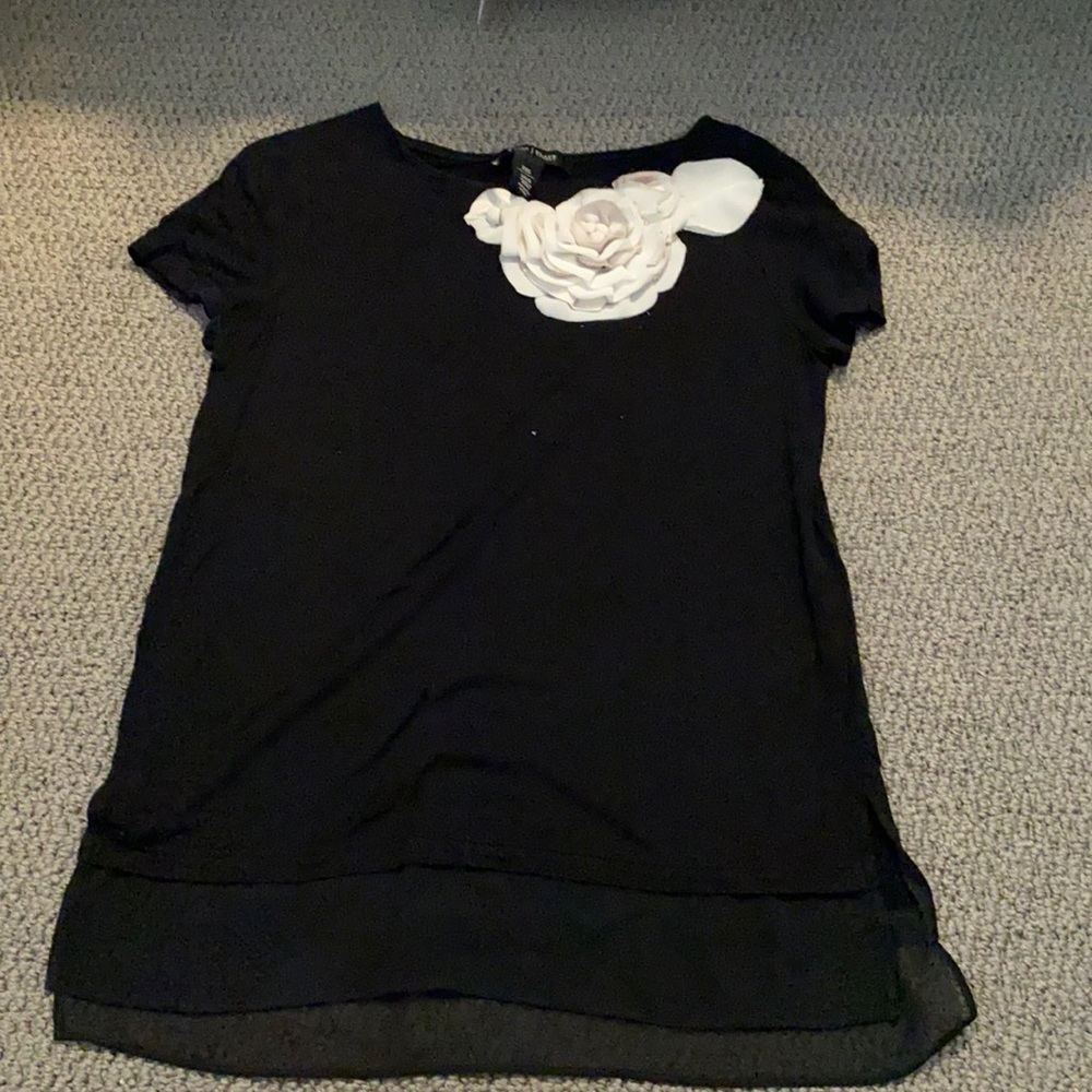 White House Black market black blouse w/ flower